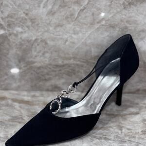 NWT Stuart Weitzman Black Dorsey Heels with crystal embellished T-strap